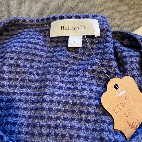 NWT Hayley & Co dolman sleeve top! 💙 - Picture 7 of 8